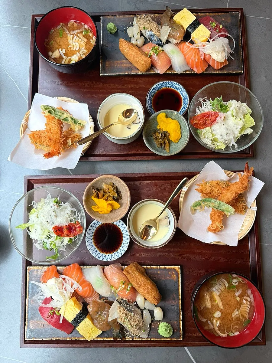 Appetizer porridge served before the meal