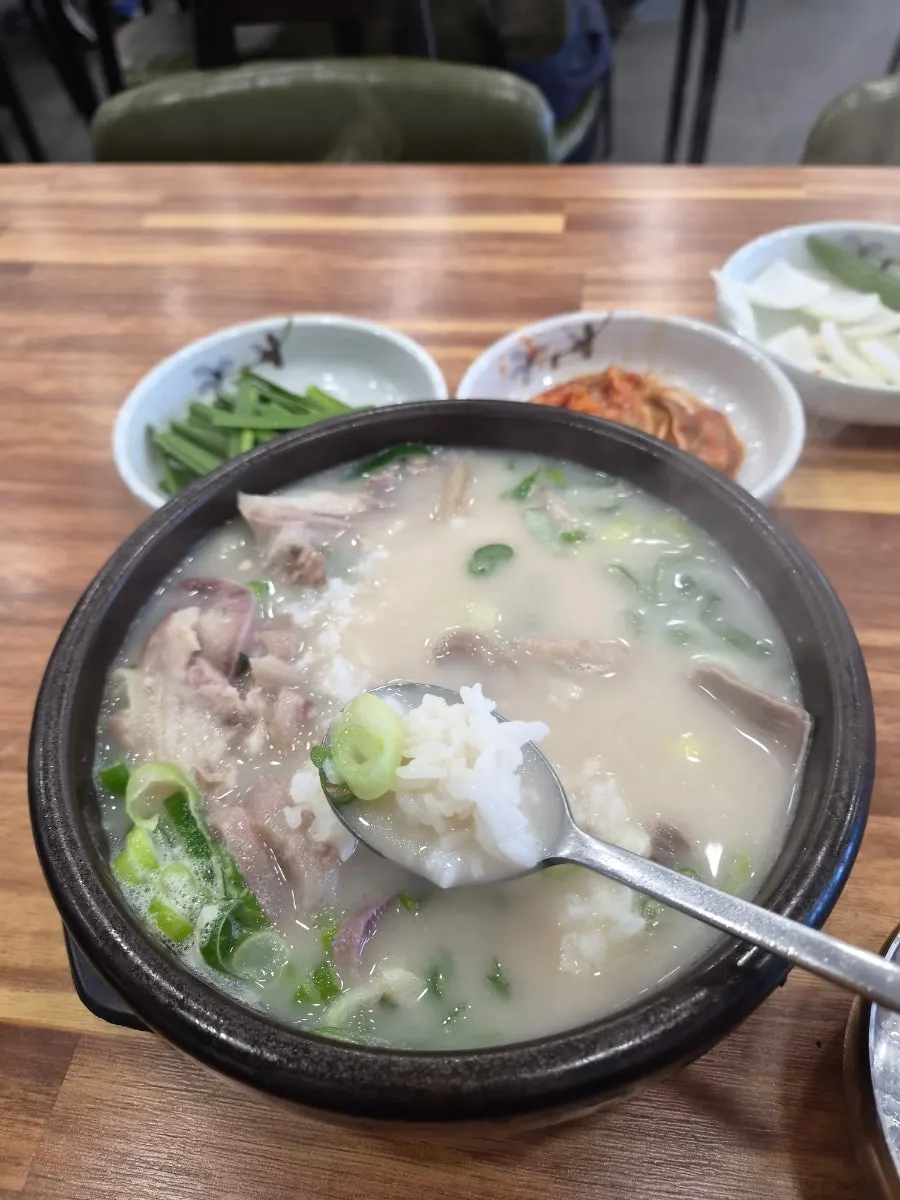 Sundae-guk with plump sundae