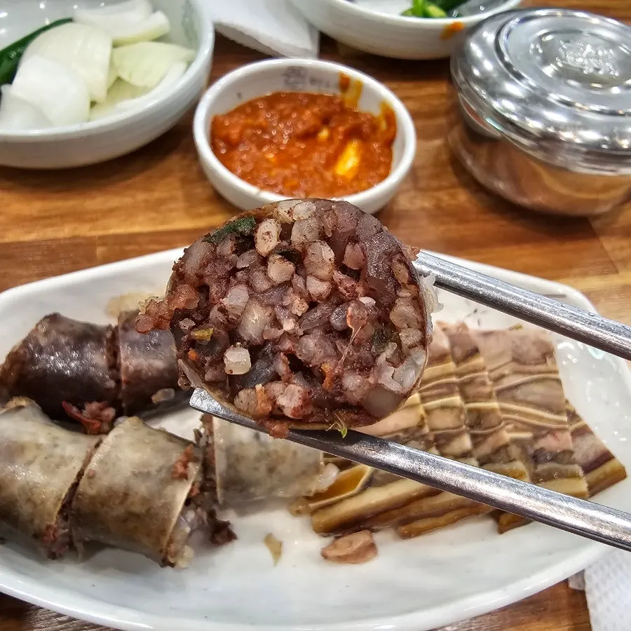 Seasoned sundae-guk broth
