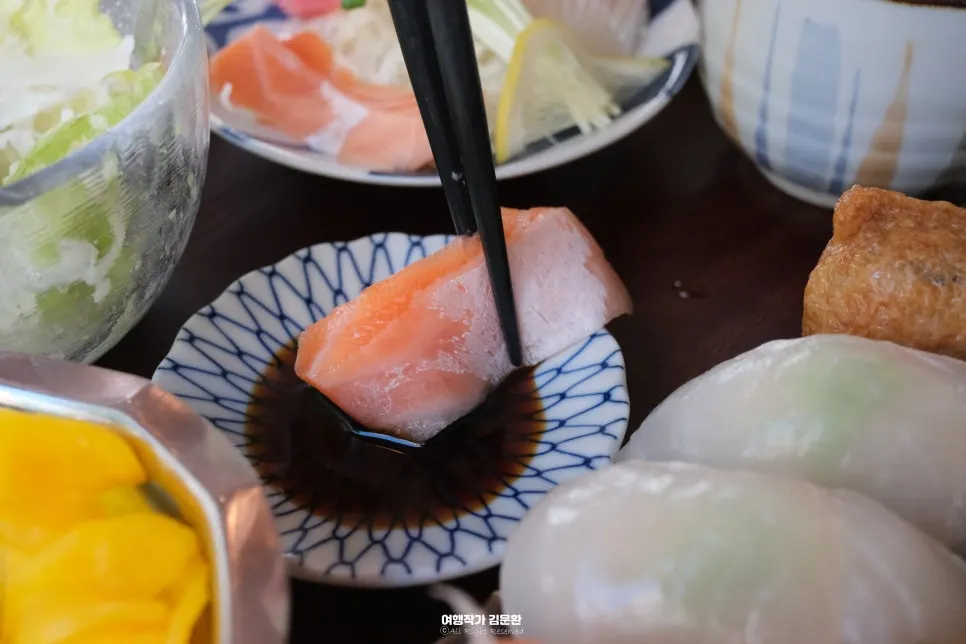 Chawanmushi included with the sushi set