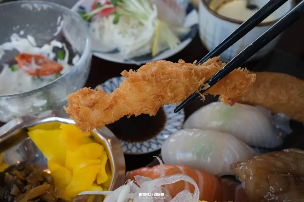 Assorted shrimp and vegetable tempura