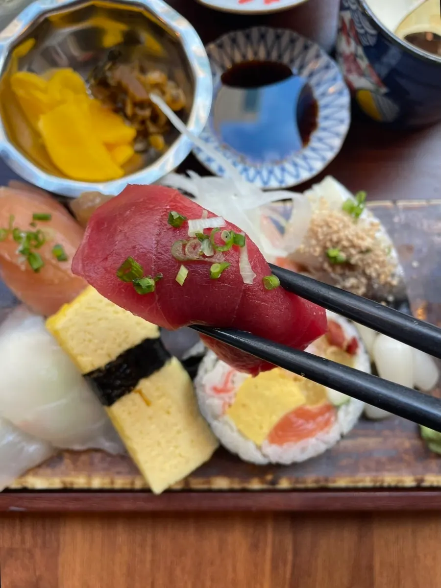 Thick-cut sushi selection