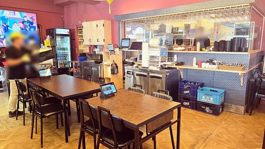 Dining hall table seating at Hwamok Restaurant Gaekjan