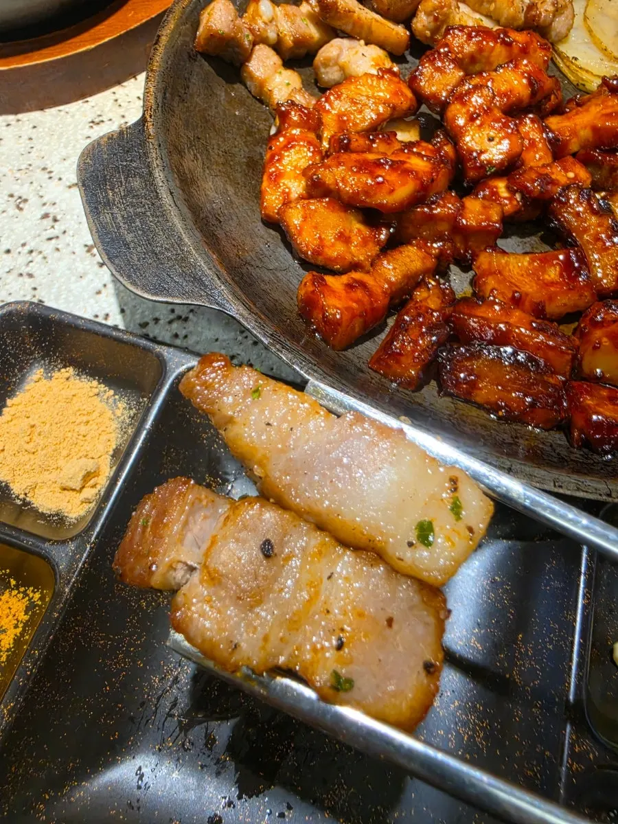 육즙 가득한 통통한 삼겹살