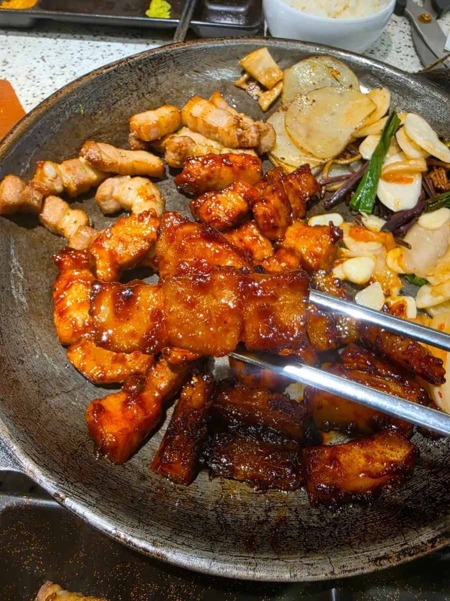 숯불고추장삼겹살 구이