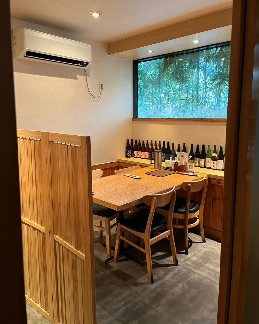 Inner room seating at Shunsaikubo Hwamyeong