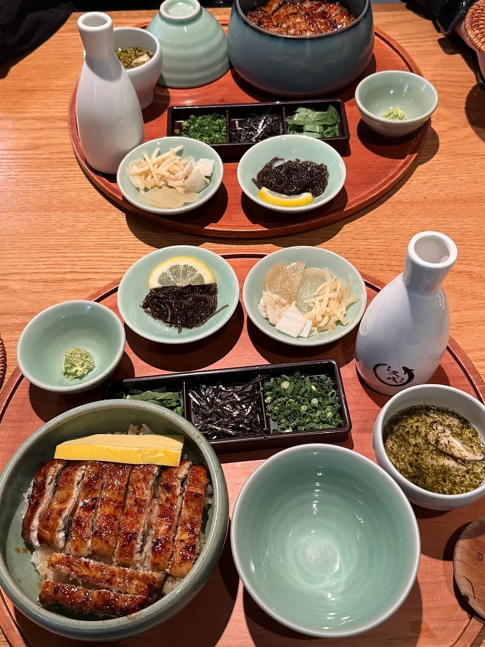 Full table setting of the whole-portion hitsumabushi