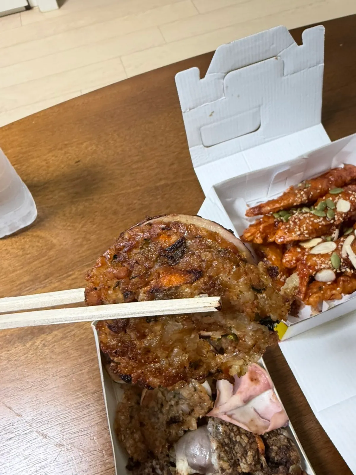 숙소에서 야식으로 먹은 속이 찬 아바이순대