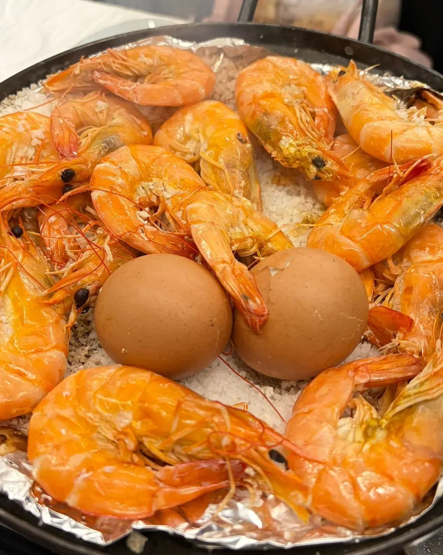 불판에 올린 대하새우구이