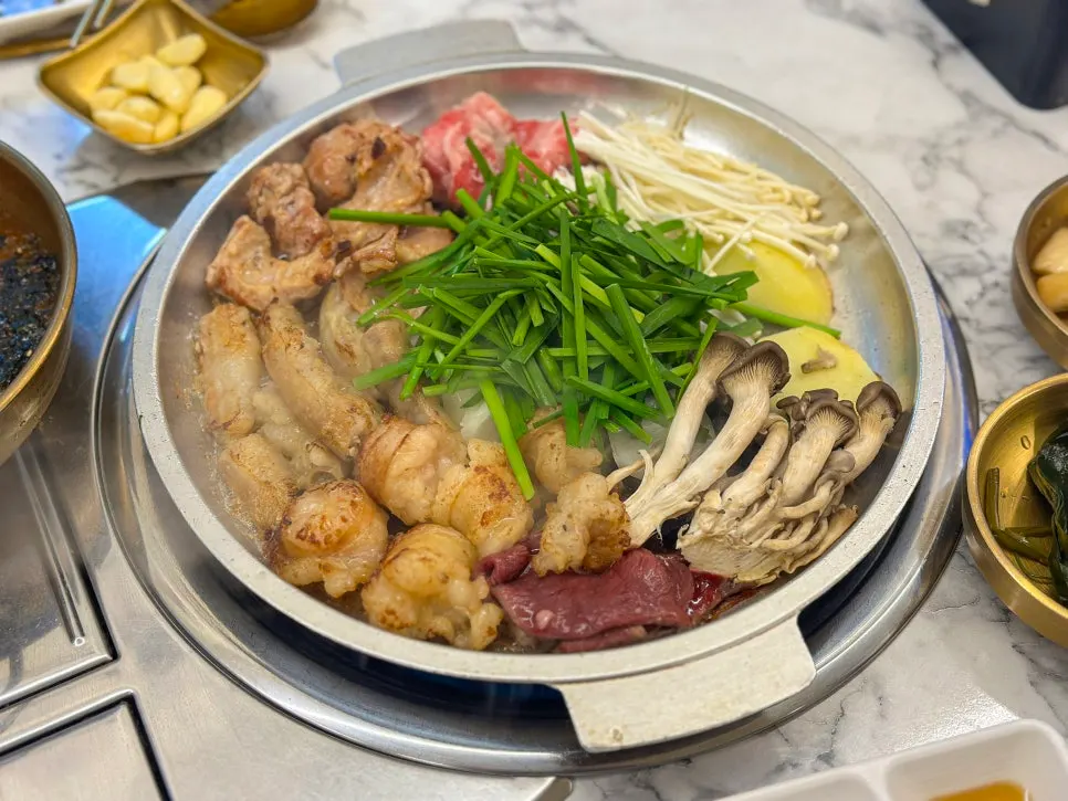 곱창, 막창, 대창, 염통이 섞인 모듬구이