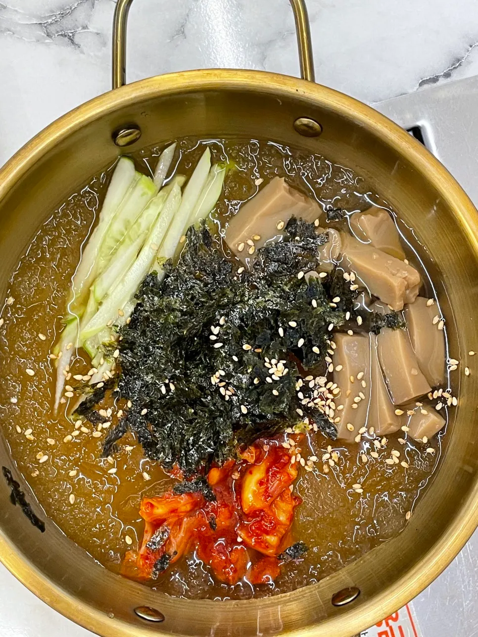 기본으로 나온 시원한 묵사발
