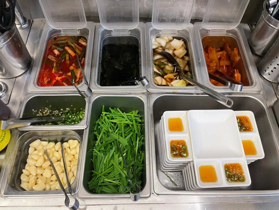 셀프바 파김치와 묵은지