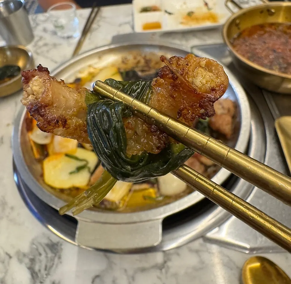 불판 위 염통과 밑반찬