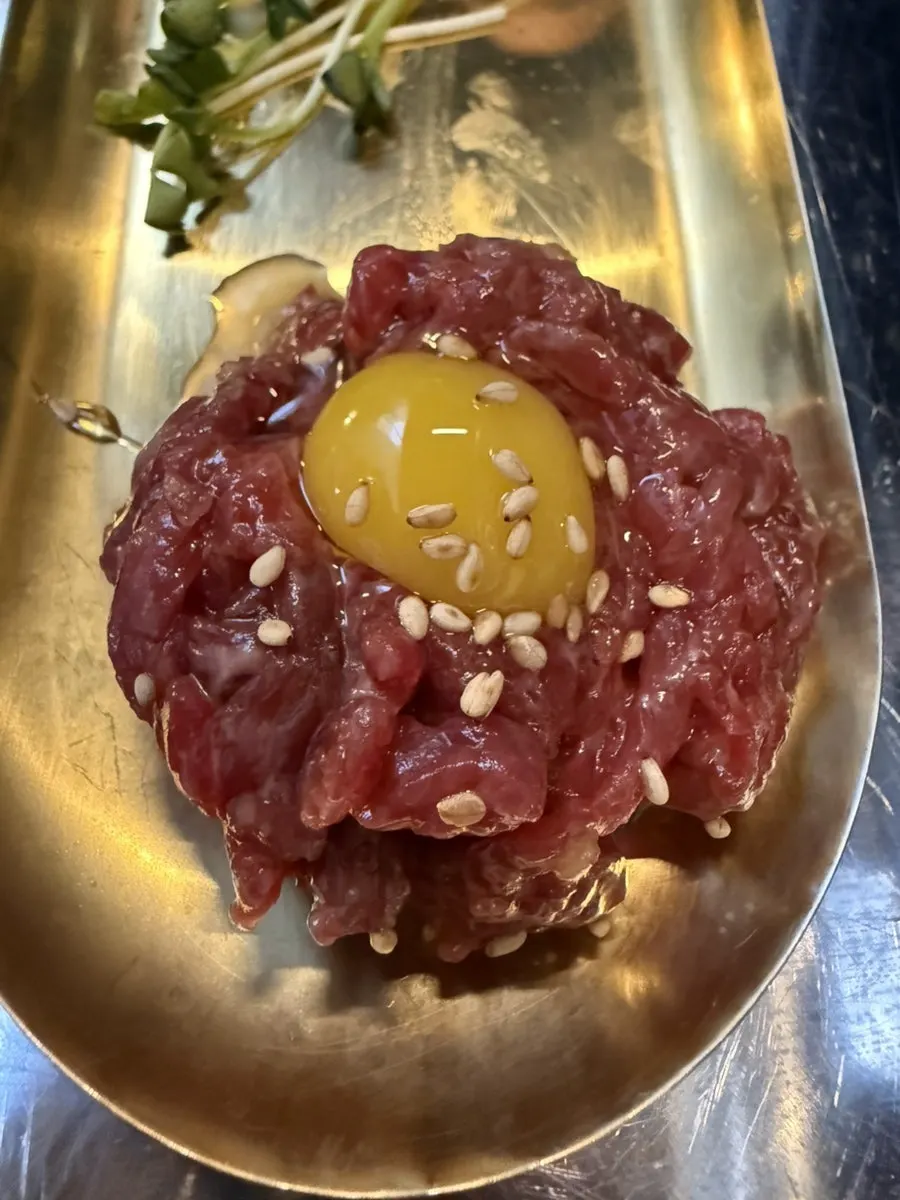 A plate of chewy-textured yukhoe