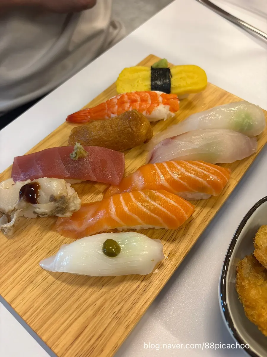 Grilled salmon and grilled beef sushi