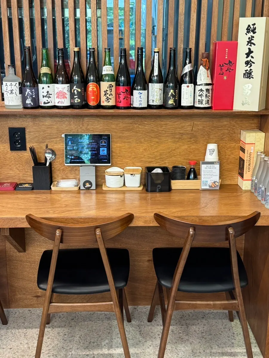 2인·4인 테이블 좌석