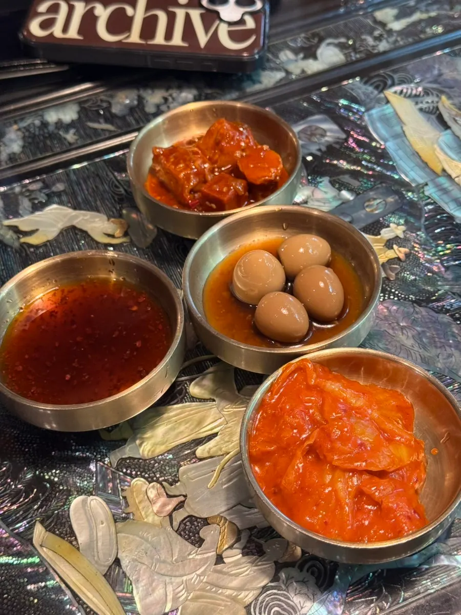 오뎅볶음 메추리알 장조림 등 밑반찬 상차림
