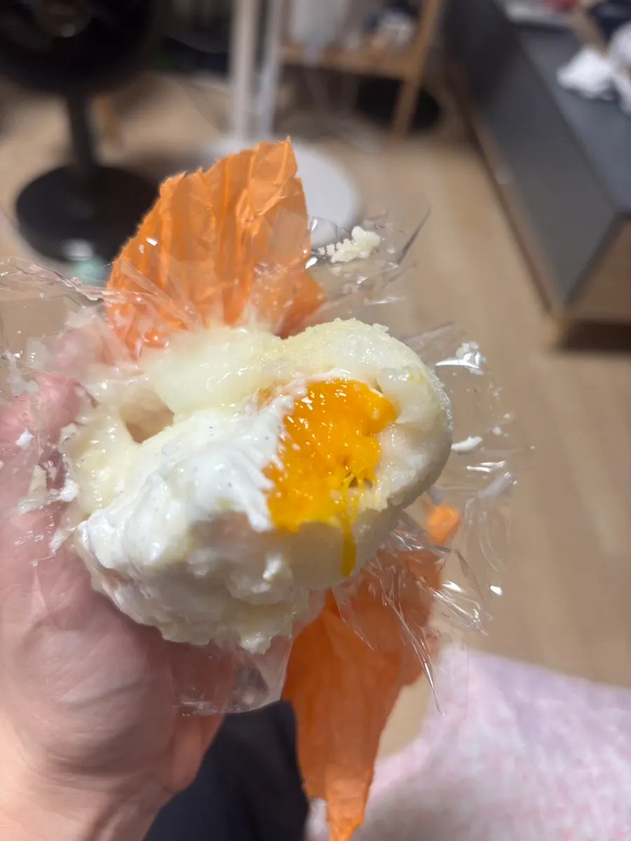 과육이 가득한 망고 모찌 단면