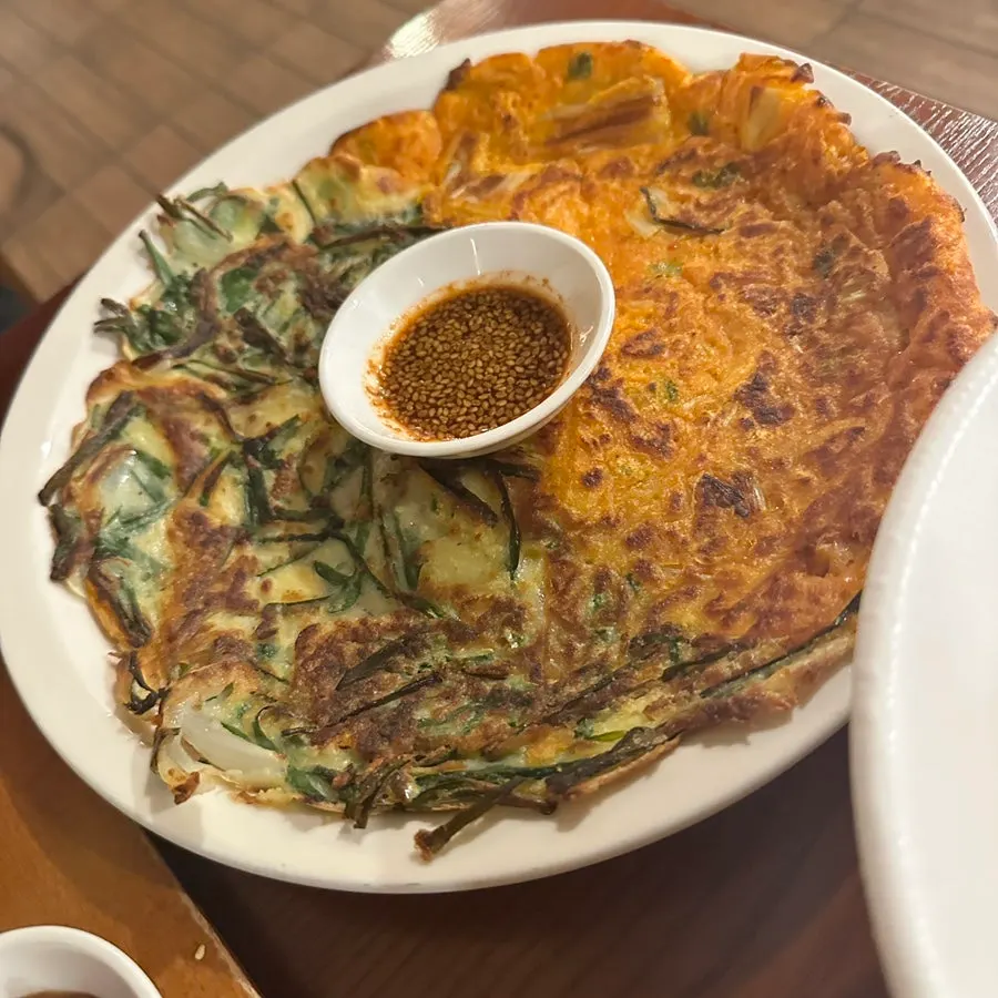 김치전과 부추전 반반 구성