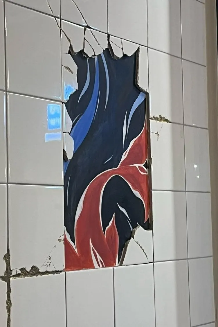 Hwanyeong's entrance lit with red lighting
