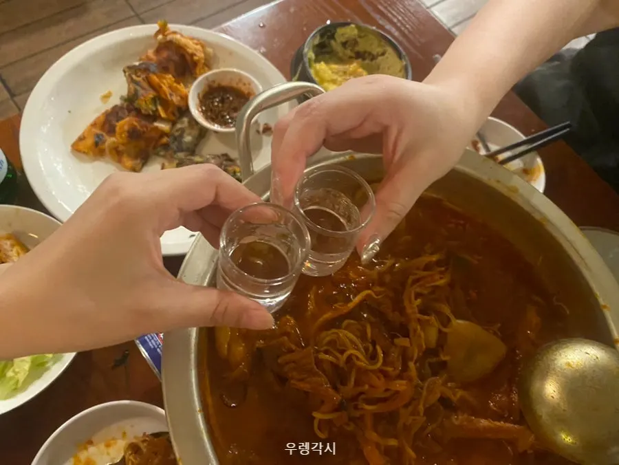 갈비찜과 전에 곁들인 술상