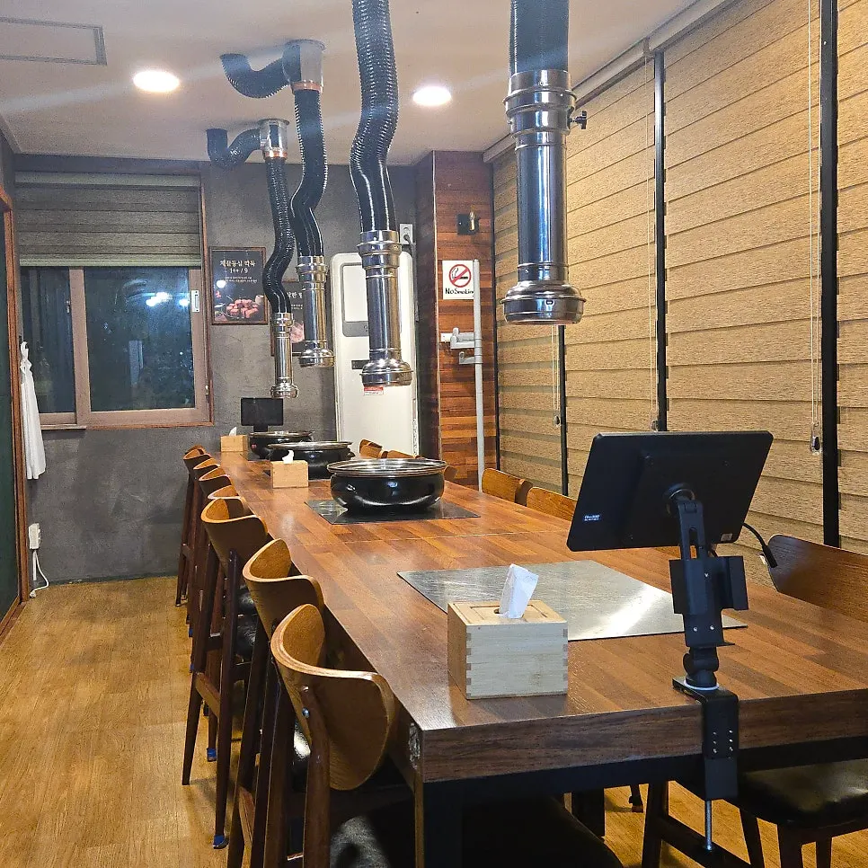 Interior view of Hwaro 1979's group seating area