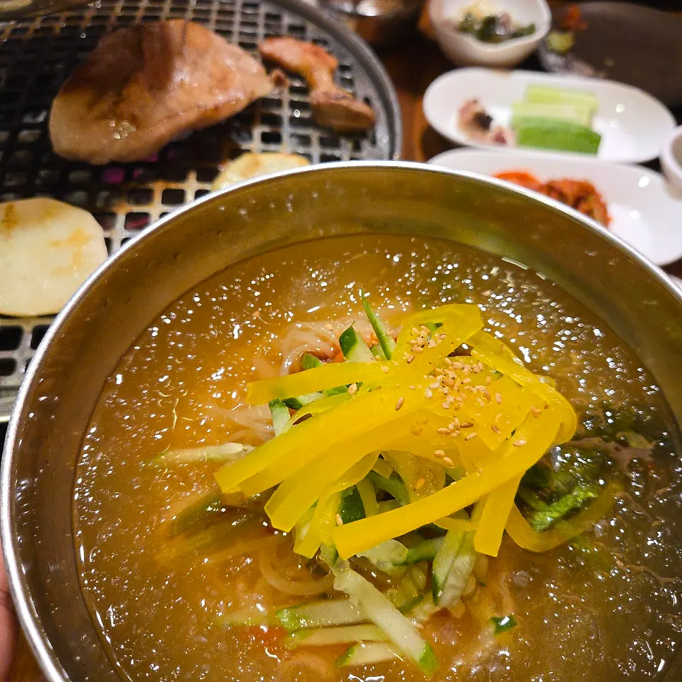 Naengjjolmyeon full of shaved ice