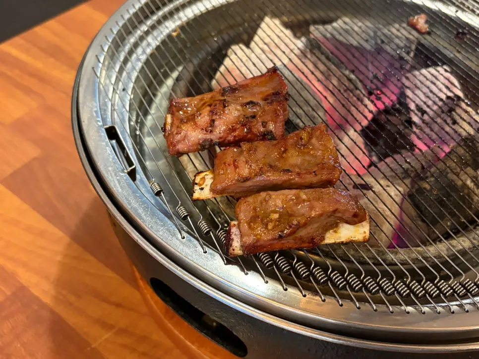 Sweet seasoned mini lamb ribs