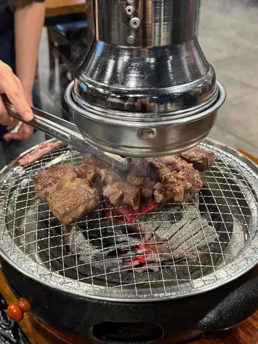 노릇하게 구워지는 양등심