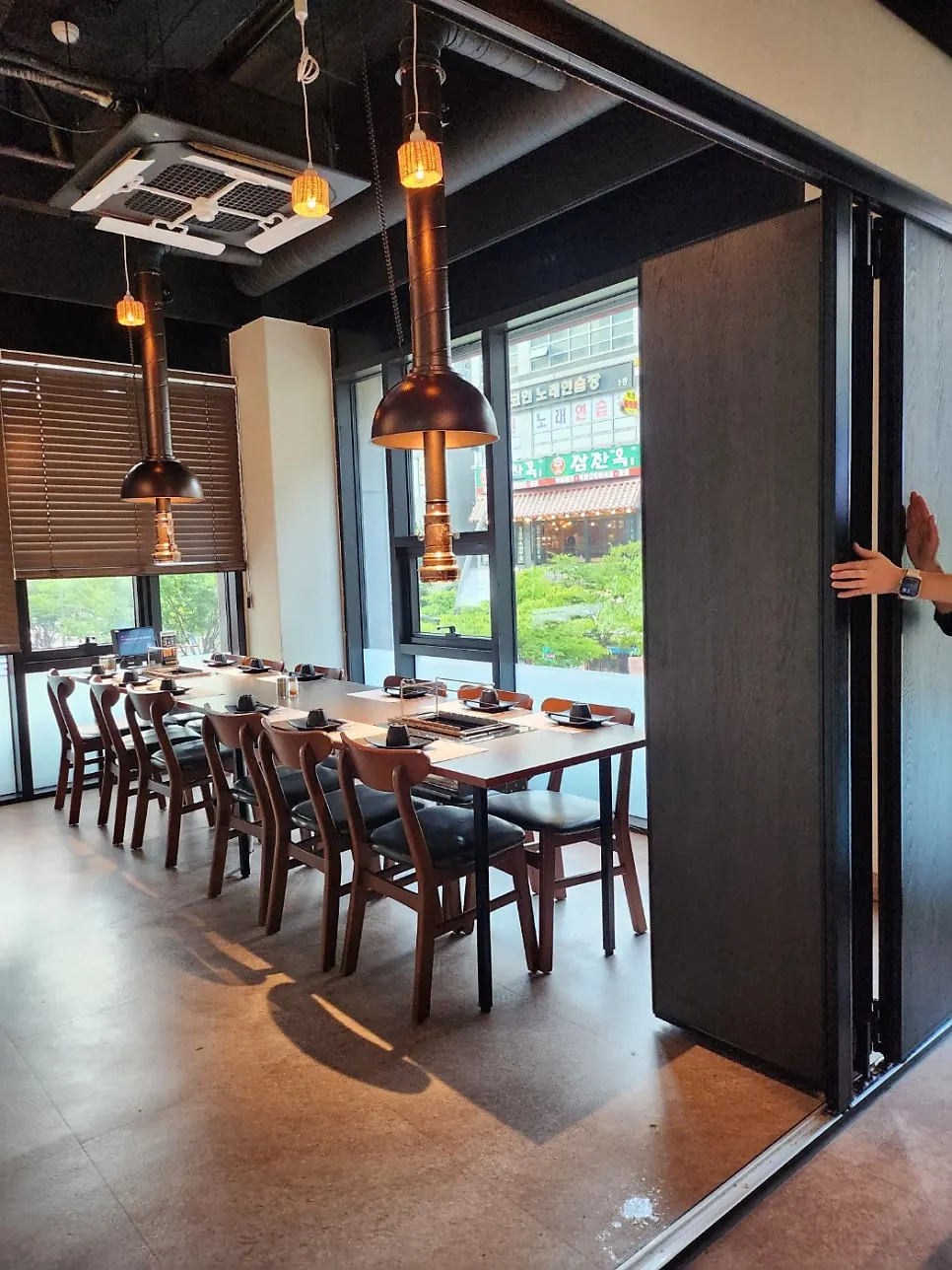 Room-style space at Hwarodam Yang Kkochi Magok
