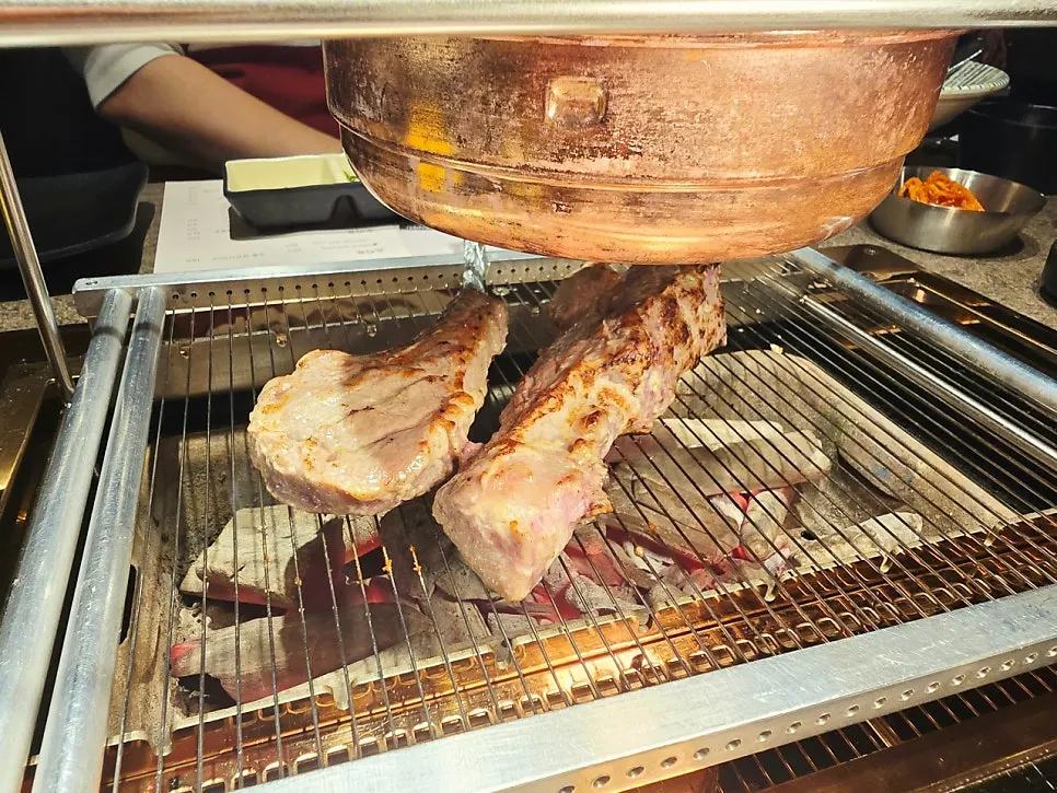 Shoulder rack placed over the charcoal