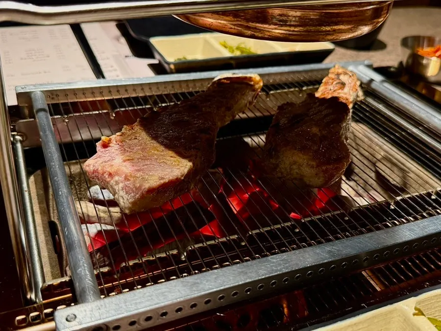 French rack and shoulder rack, 2 pieces each per serving
