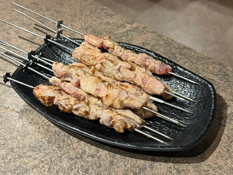 Fully grilled lamb sirloin skewers