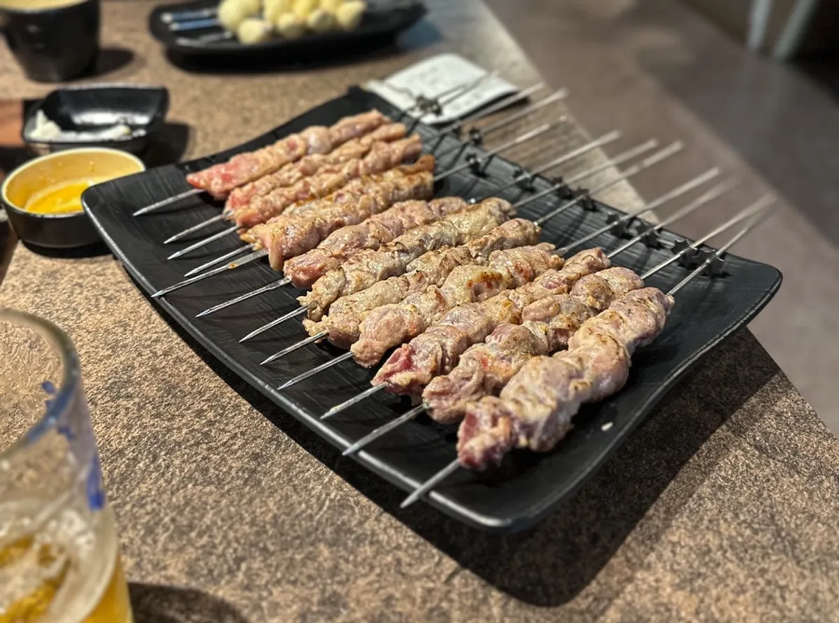 두툼하게 나온 양한마리 꼬치세트