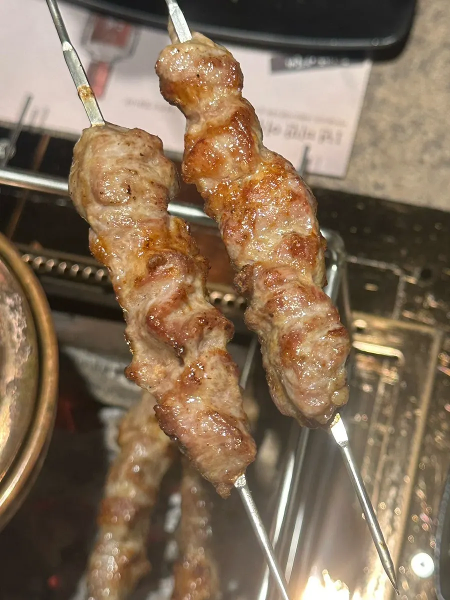 파티션이 설치된 화로담양꼬치 마곡 내부 좌석