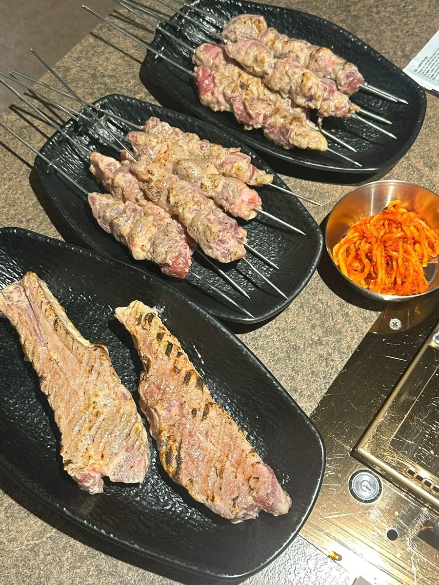 이날 주문한 양고기 상차림