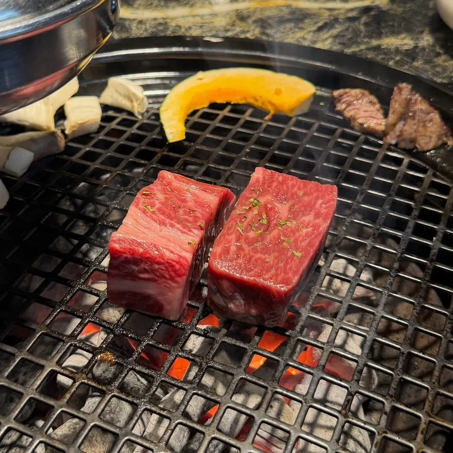 마블링이 촘촘한 흑우 등심