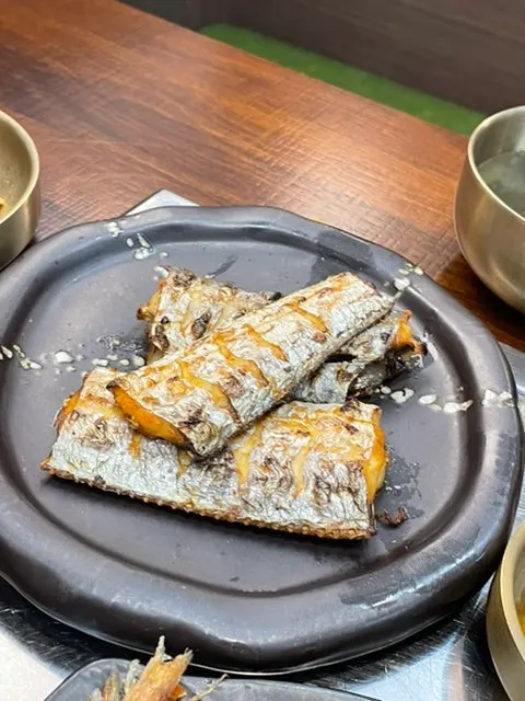Large wood-fired bori-gulbi