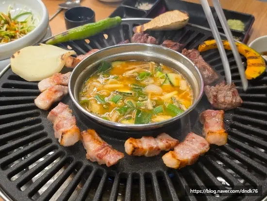 Meat cooked in 5 minutes thanks to intense heat