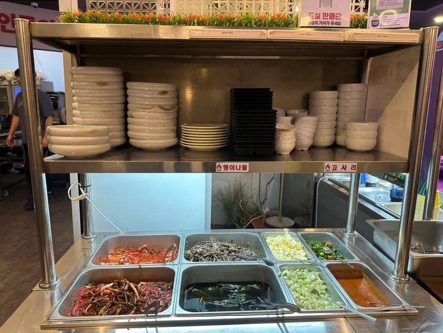 정육식당 고기 진열 공간