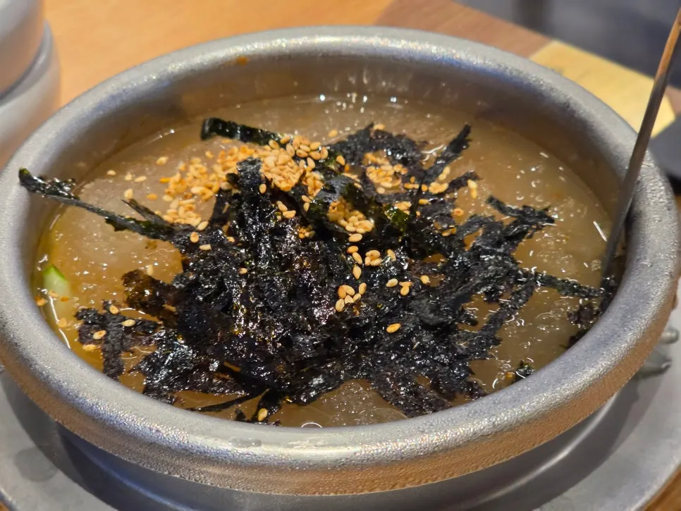 직접 만든 고기 타코 한 입
