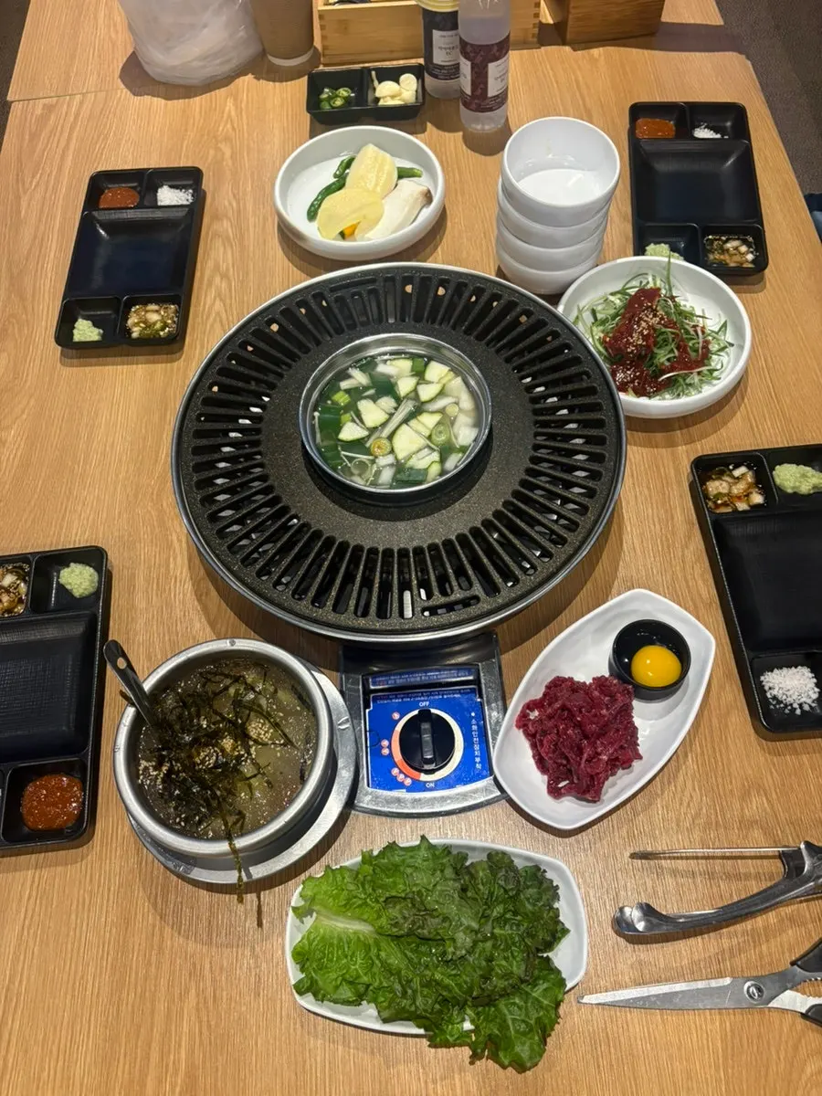 티본스테이크와 돼지고기 가족외식