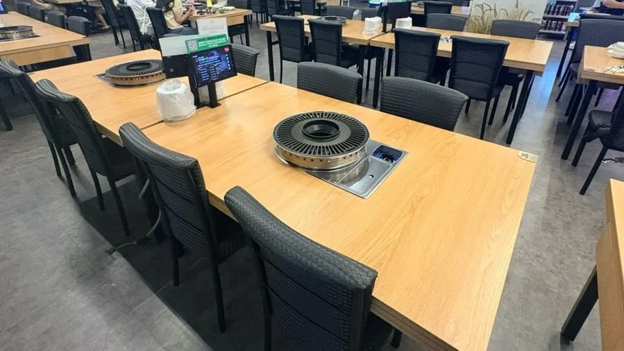 쾌적한 정육식당 실내 공간
