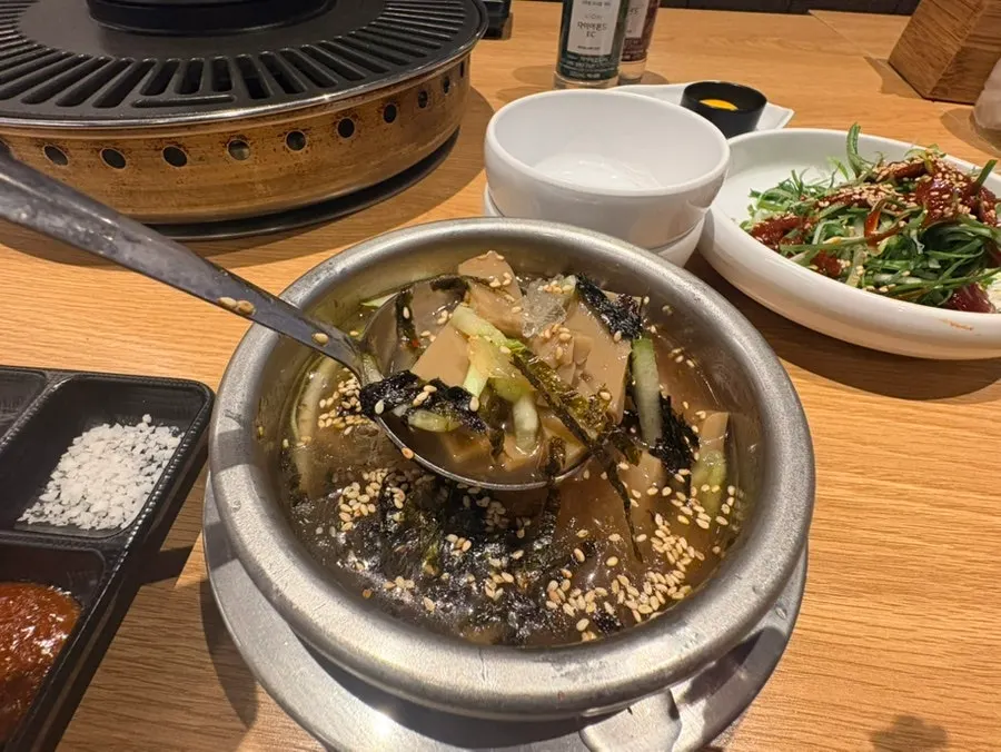 서비스로 제공된 한우 육회