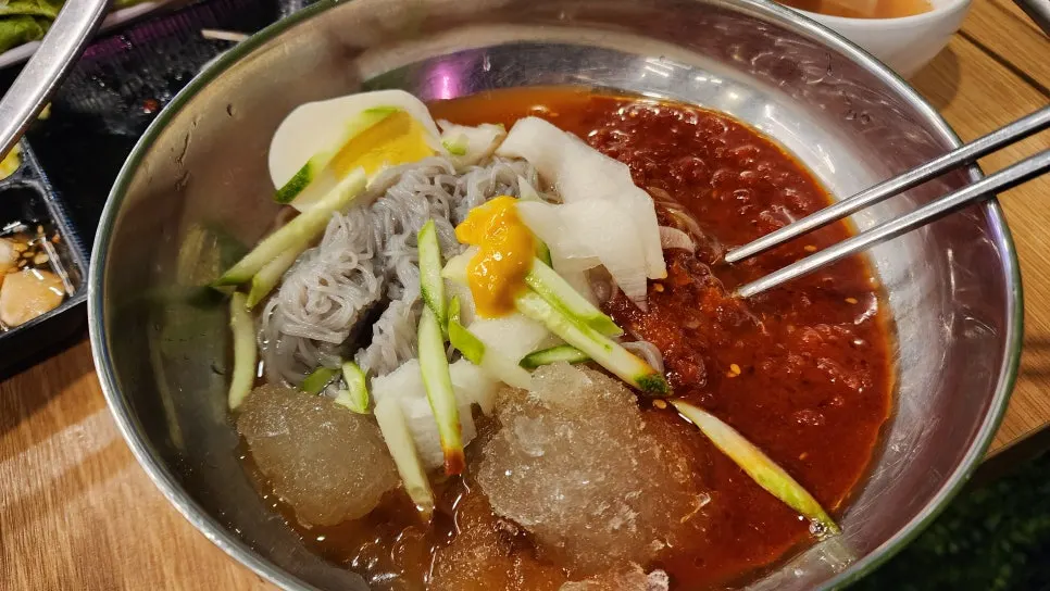 Doenjang jjigae dicampur dengan nasi