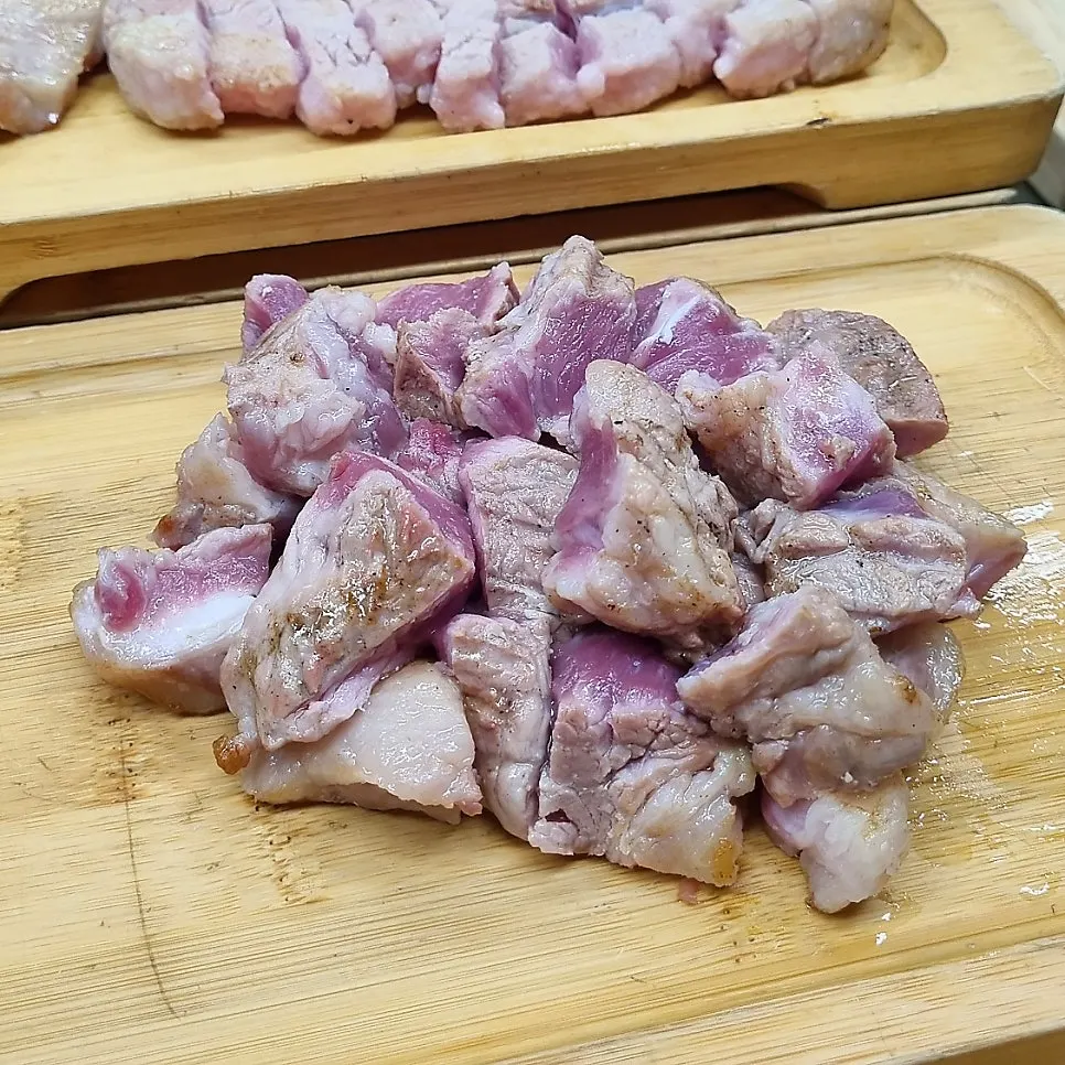 Pre-seared pork neck
