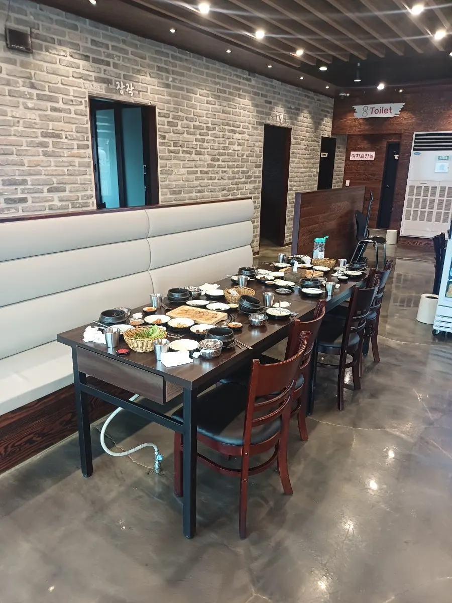 Spacious main hall interior of Hwassi2192 Nam-Yeoju Branch 2