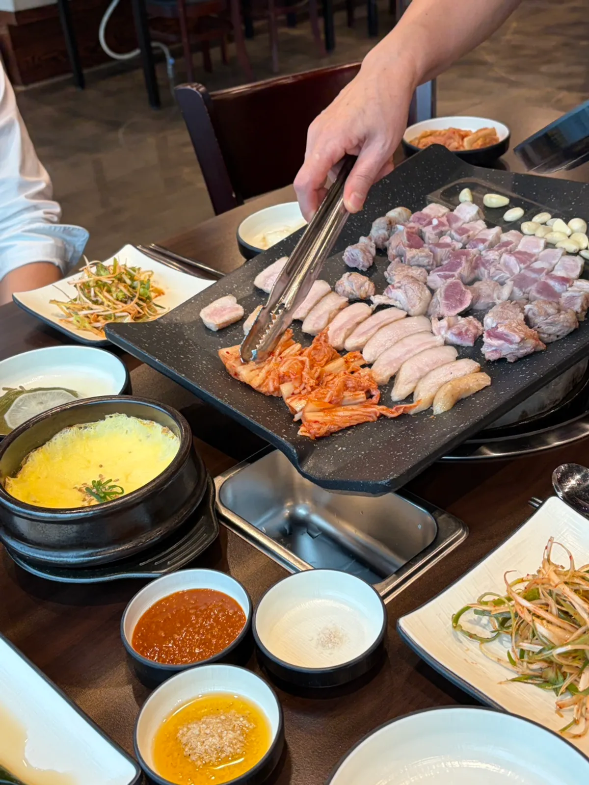 불판에서 익어가는 삼겹살·목살·항정살