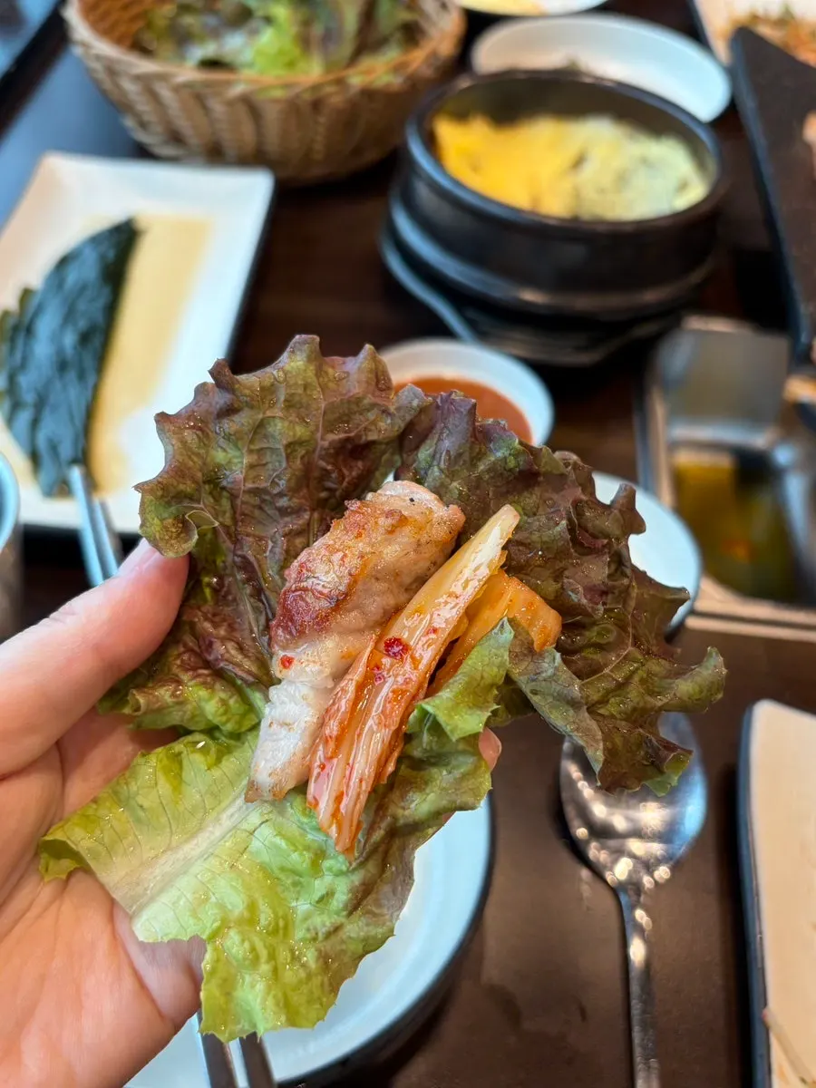 불향 배인 고기 클로즈업