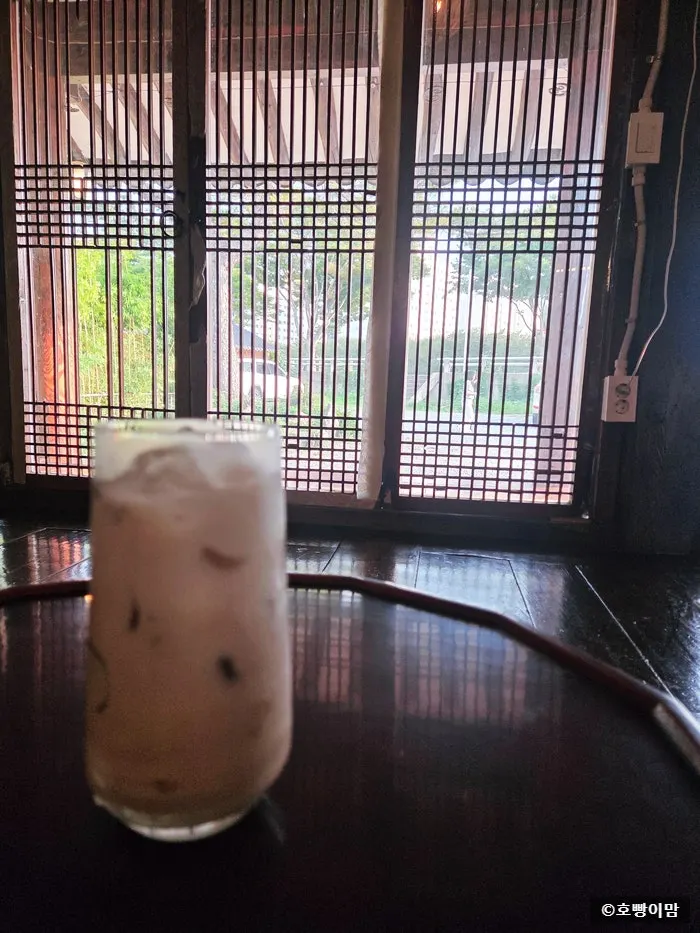 子供と分け合って飲んだアイス五穀ラテ
